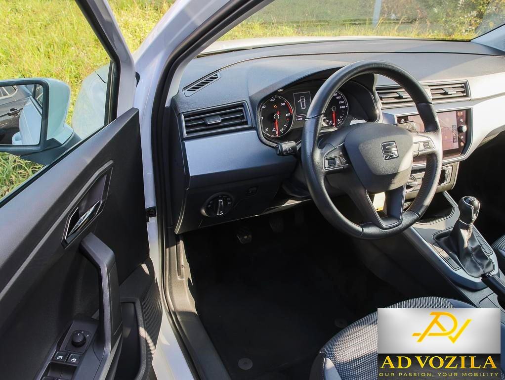 Seat Arona 1,6TDI Style,Navig,App/OS,gr,sjed.€15.300 do reg.!, fotografija 9