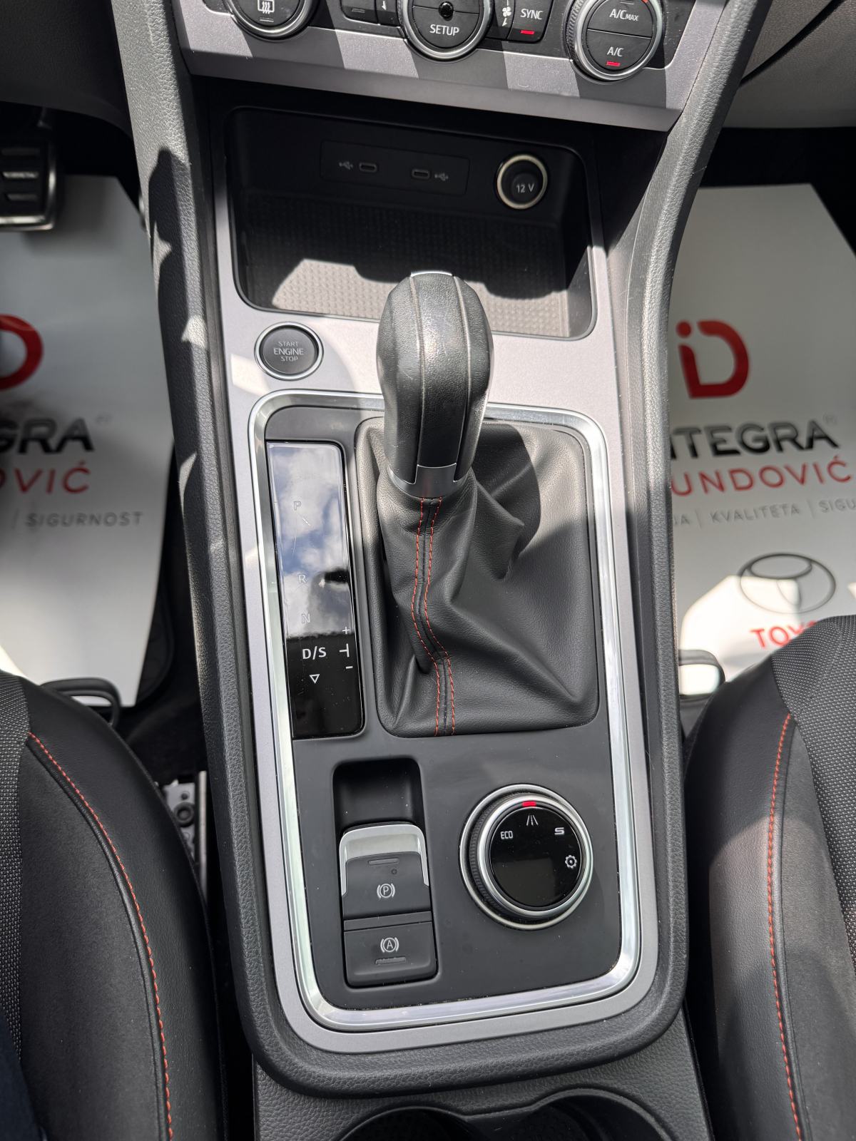 SEAT ATECA 1,5 TSI FR, 1. VL, HR AUTO, NA IME, SAMO 23.720 KM, TOP !!, fotografija 13