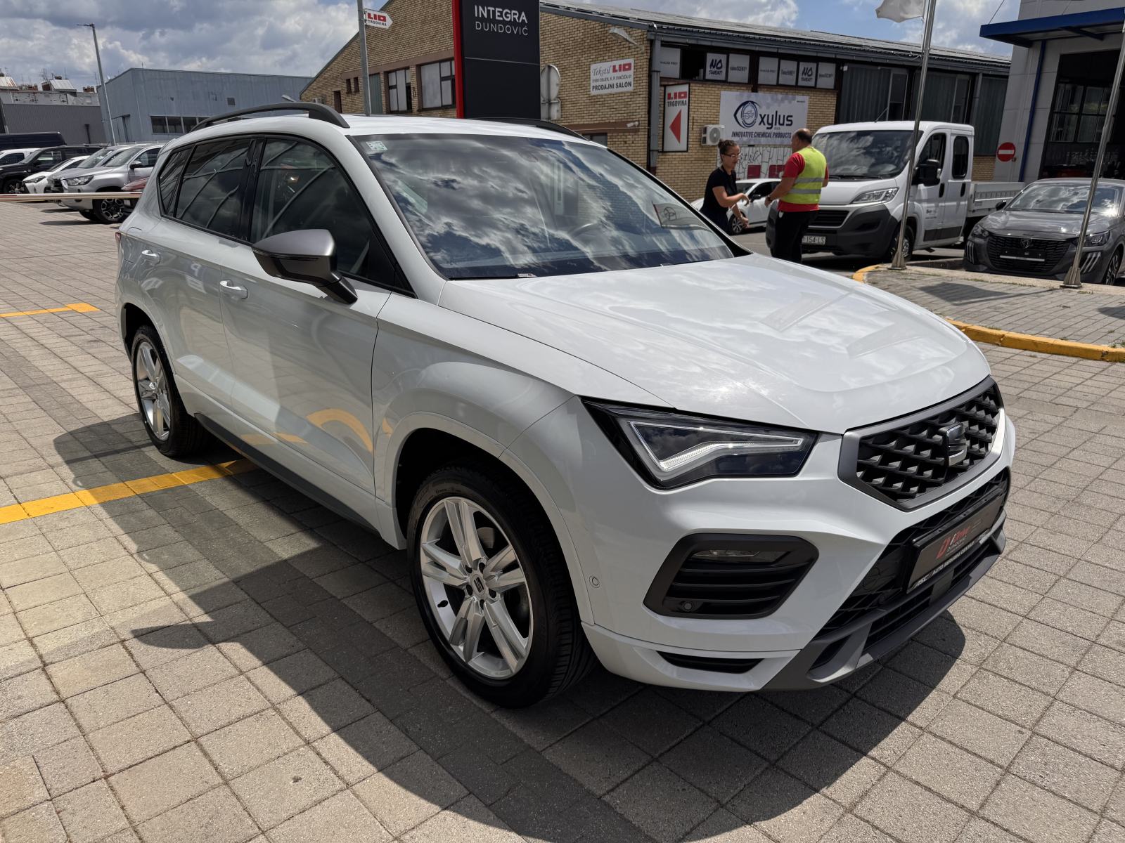 SEAT ATECA 1,5 TSI FR, 1. VL, HR AUTO, NA IME, SAMO 23.720 KM, TOP !!, fotografija 3