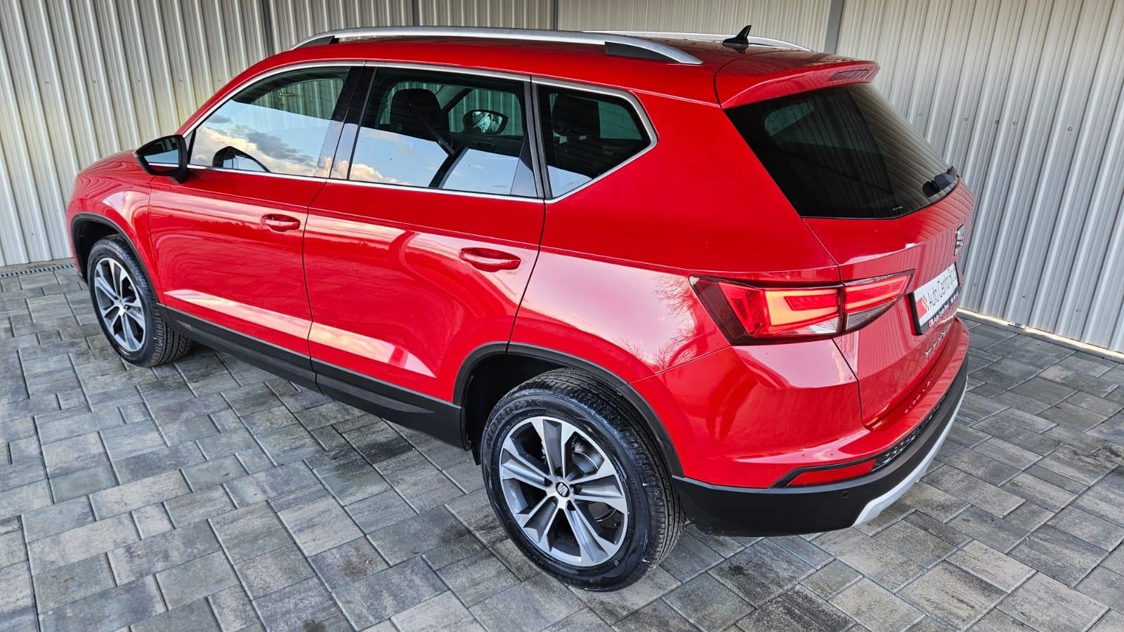 Seat Ateca 1,6 TDI,kamera,matrix, keyless,Leasing, fotografija 4