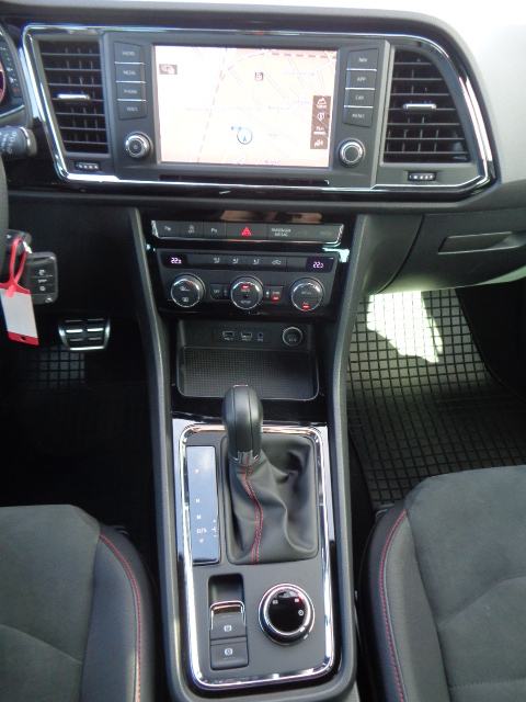 Seat Ateca 2,0 TDI DSG FR; HR auto; R. kamera; Navigacija; Alu 18".., fotografija 17