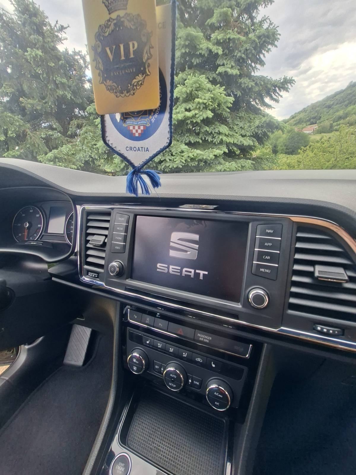 Seat Ateca 2,0 TDI DSG automatik ,4x4,140kw, fotografija 17