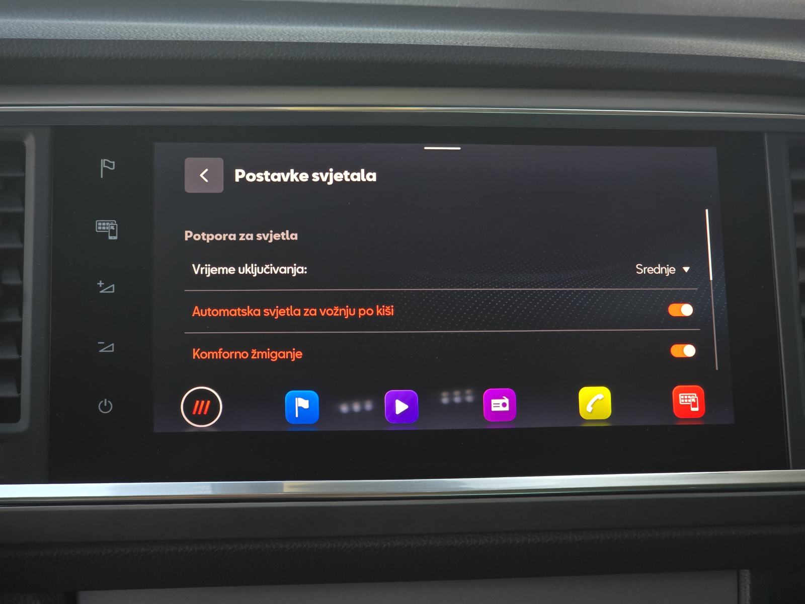 Seat Ateca 2,0 TDI DSG FR⭐VIRTUALNI KOKPIT, ALCANTARA, KAMERA⭐, fotografija 18