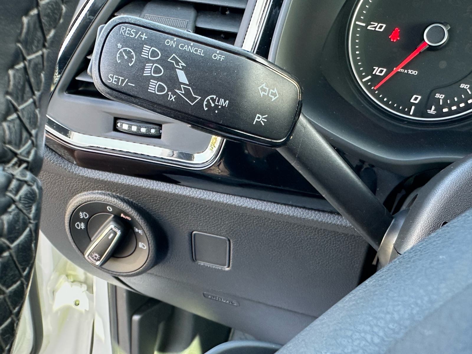 Seat Ateca 2,0 TDI DSG 4x4, PANO, 360 Kamera, Veliki servis, fotografija 17