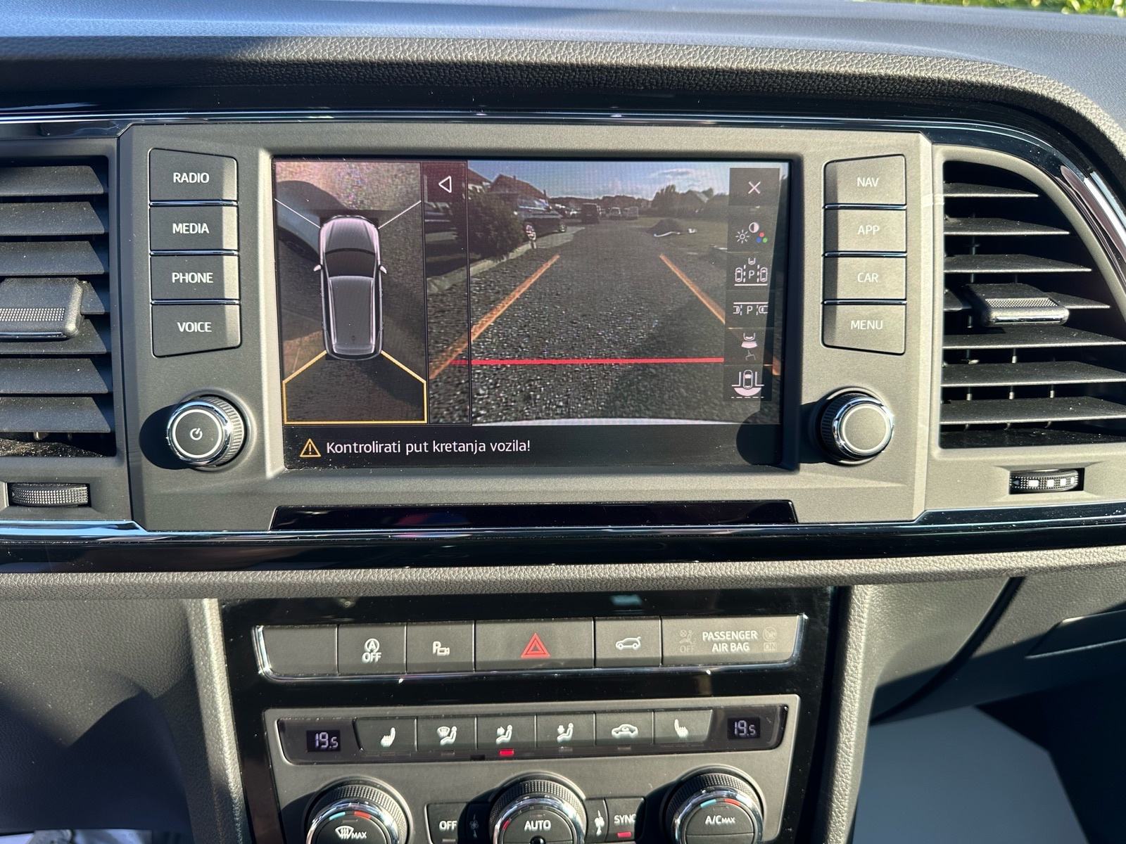 Seat Ateca 2,0 TDI DSG 4x4, PANO, 360 Kamera, Veliki servis, fotografija 14