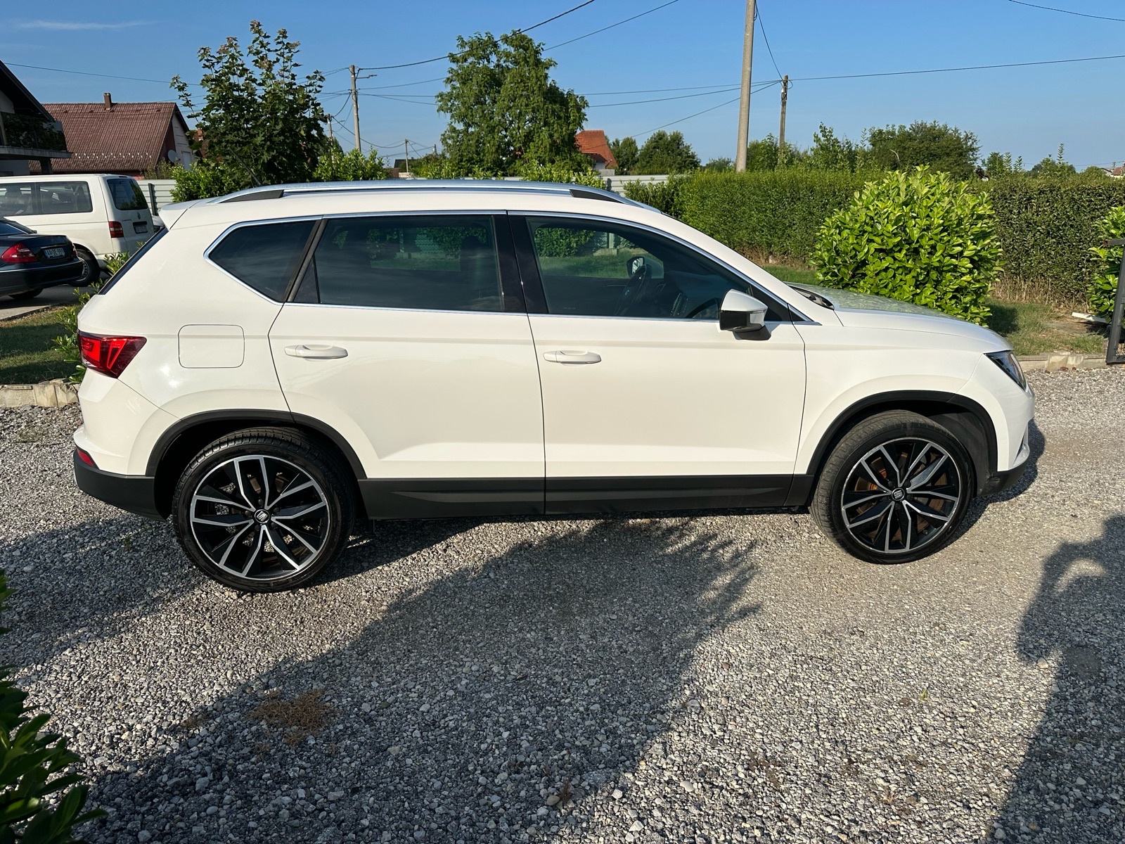 Seat Ateca 2,0 TDI DSG 4x4, PANO, 360 Kamera, Veliki servis, fotografija 8