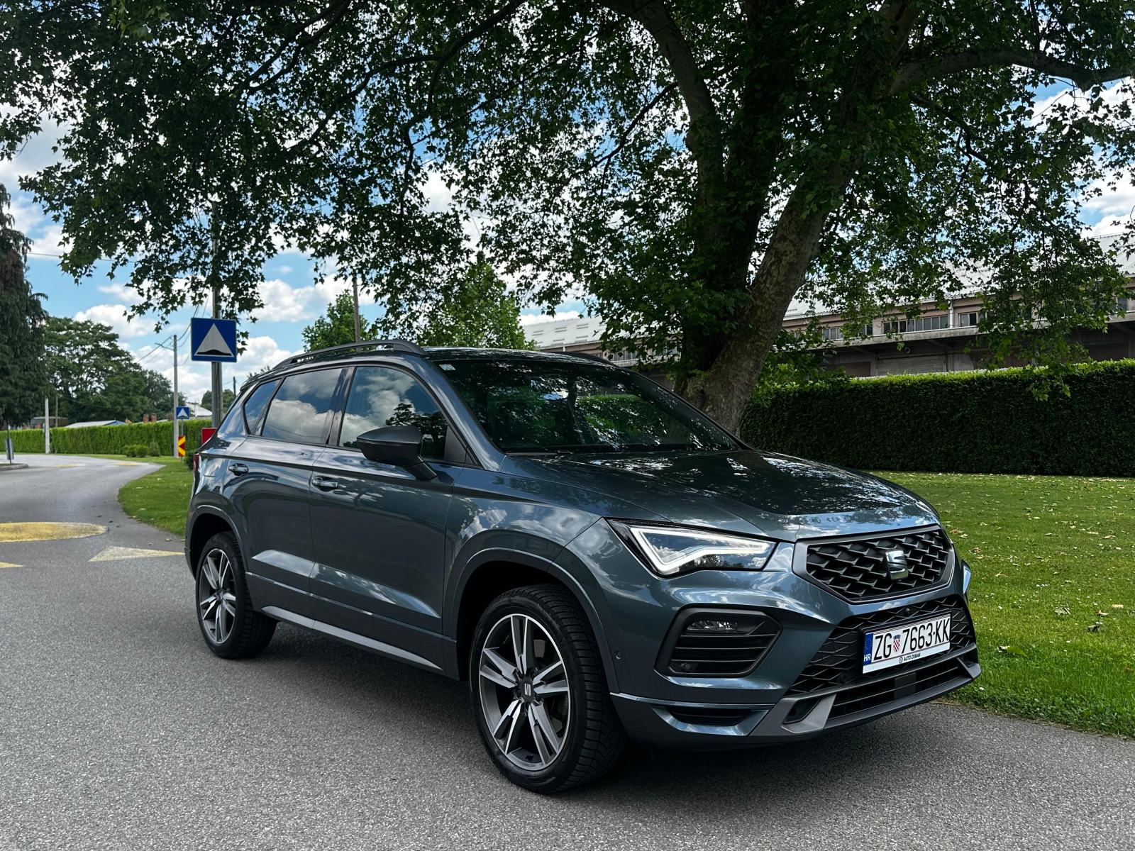 (VIDEO) Seat Ateca FR 2,0TDI,DSG,360 KAMERA,KEYLESS,VIRTUAL,SAMOPARK., pogled izvana - slika 1