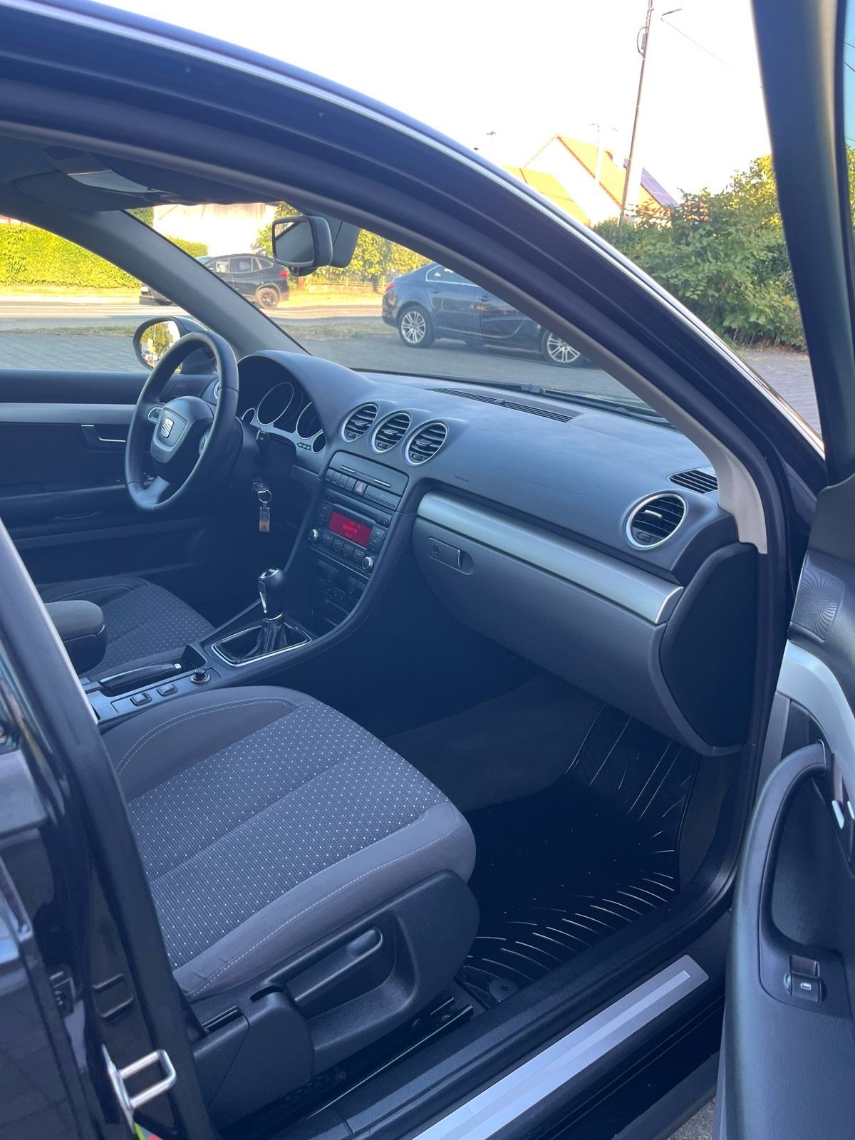 Seat Exeo 2,0 TDI Sport "KUPLJEN NOV U HR" kartice/zamjena..., fotografija 7