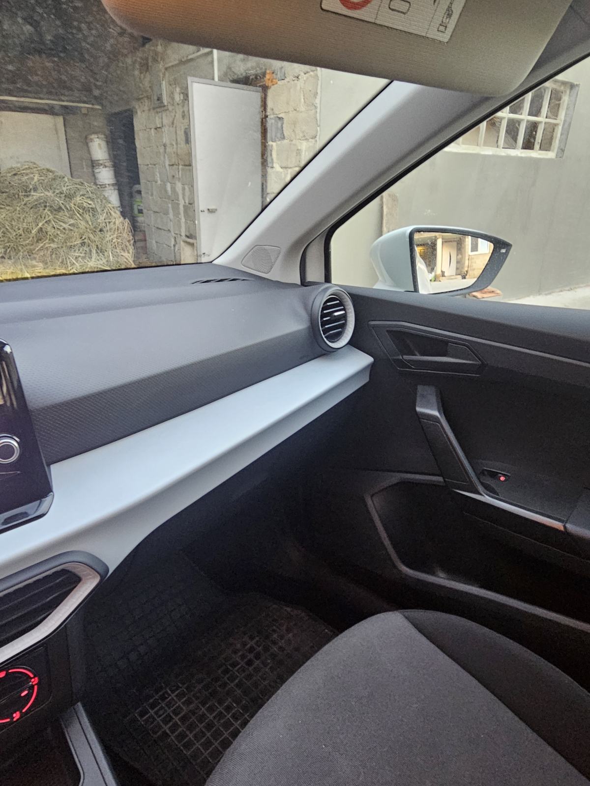 Seat Ibiza 1,0 TSI, fotografija 3