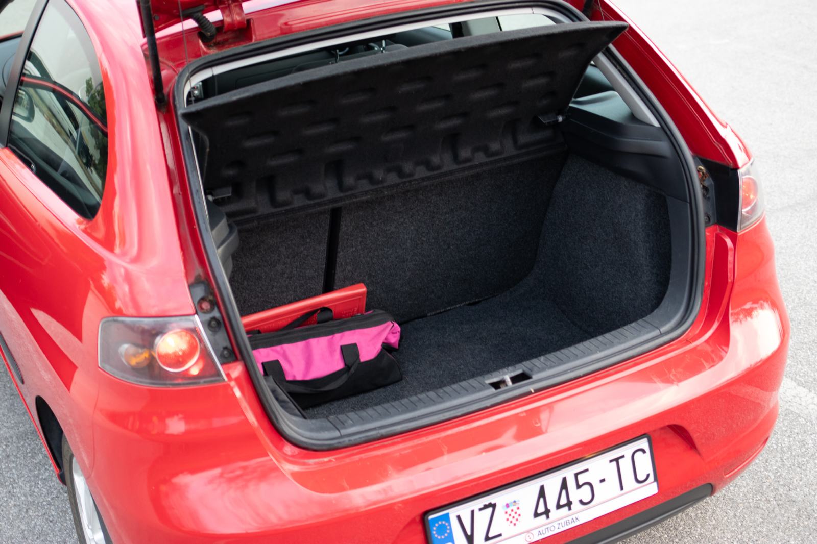 Seat Ibiza 1,2 69KS- reg. 3/2027, nove gume, fotografija 6