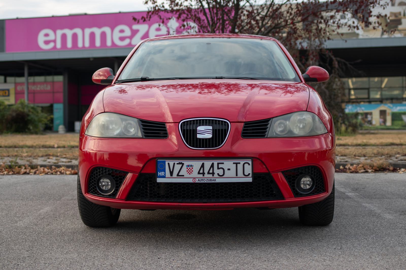 Seat Ibiza 1,2 69KS- reg. 3/2027, nove gume, fotografija 3