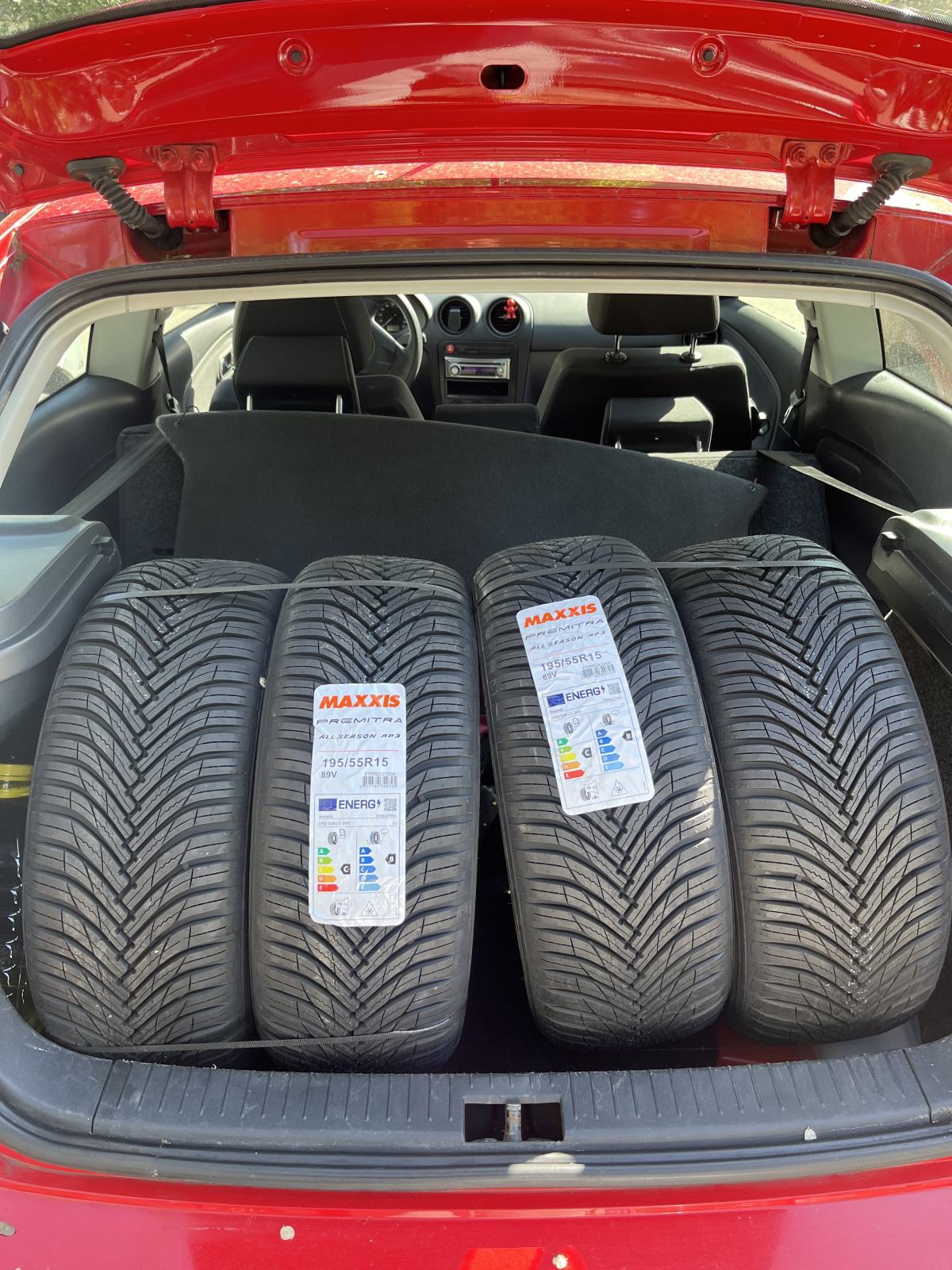 Seat Ibiza 1,2 69KS- reg. 3/2027, nove gume, fotografija 17