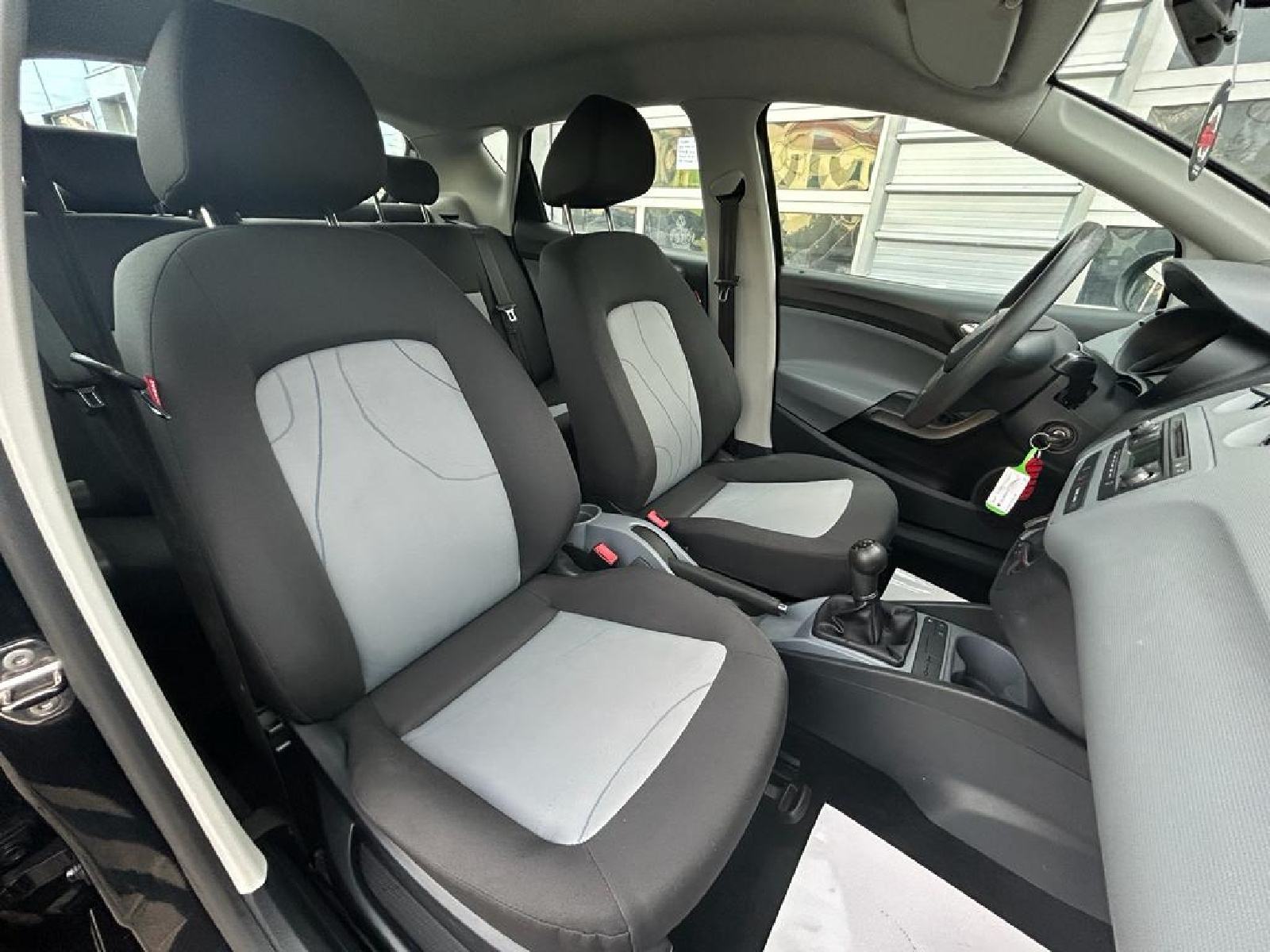 Seat Ibiza TDI - 2014 - 130000 KM - SERVISNA - GARANCIJA - REG 1 GOD!, fotografija 13