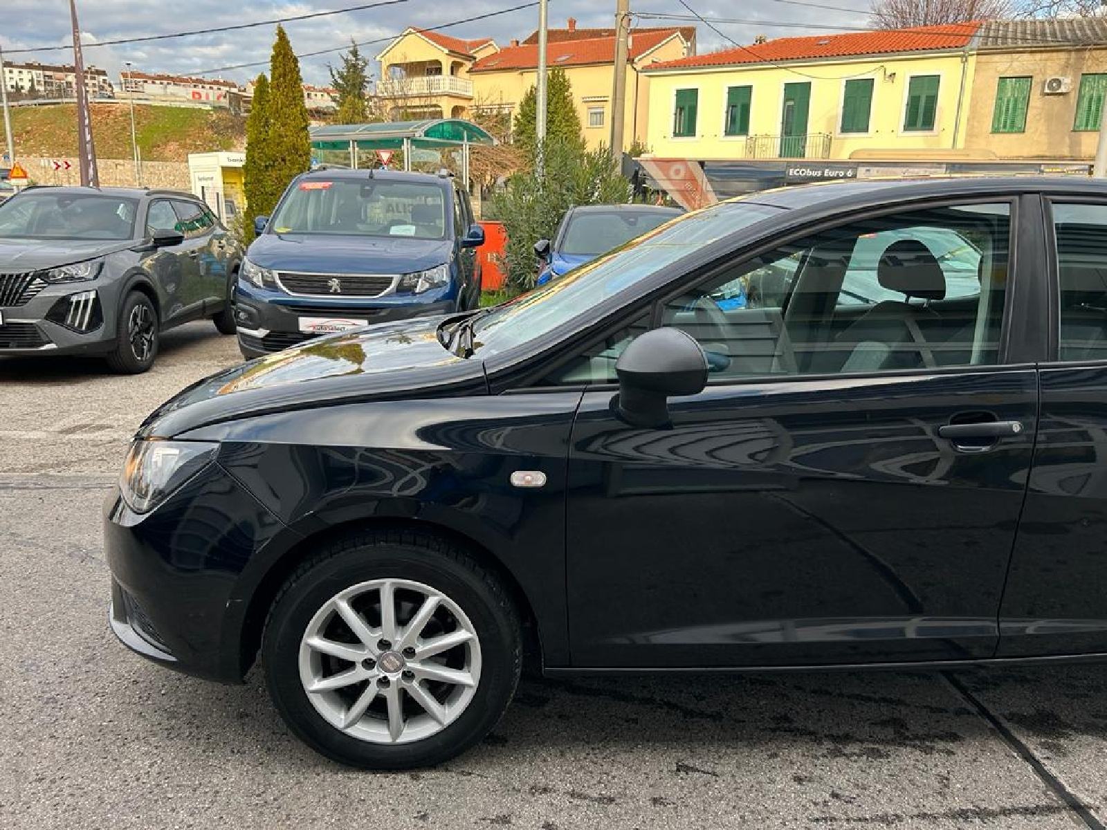 Seat Ibiza TDI - 2014 - 130000 KM - SERVISNA - GARANCIJA - REG 1 GOD!, fotografija 7