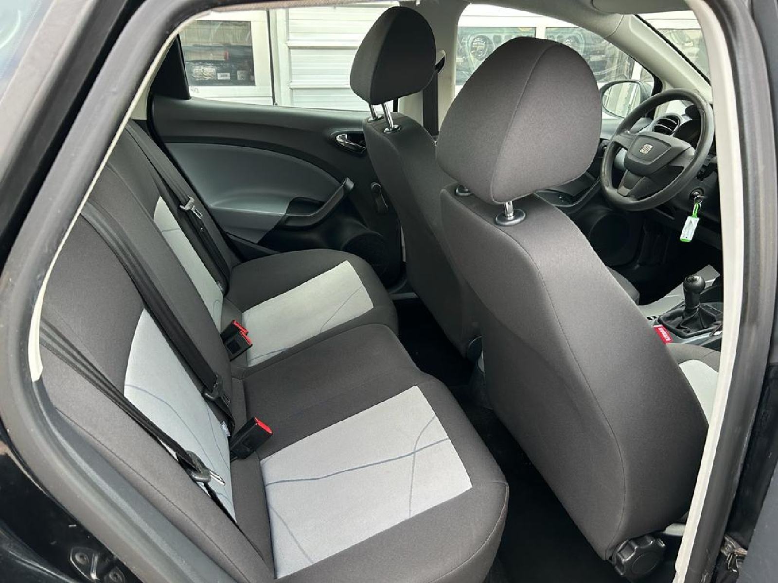 Seat Ibiza TDI - 2014 - 130000 KM - SERVISNA - GARANCIJA - REG 1 GOD!, fotografija 16
