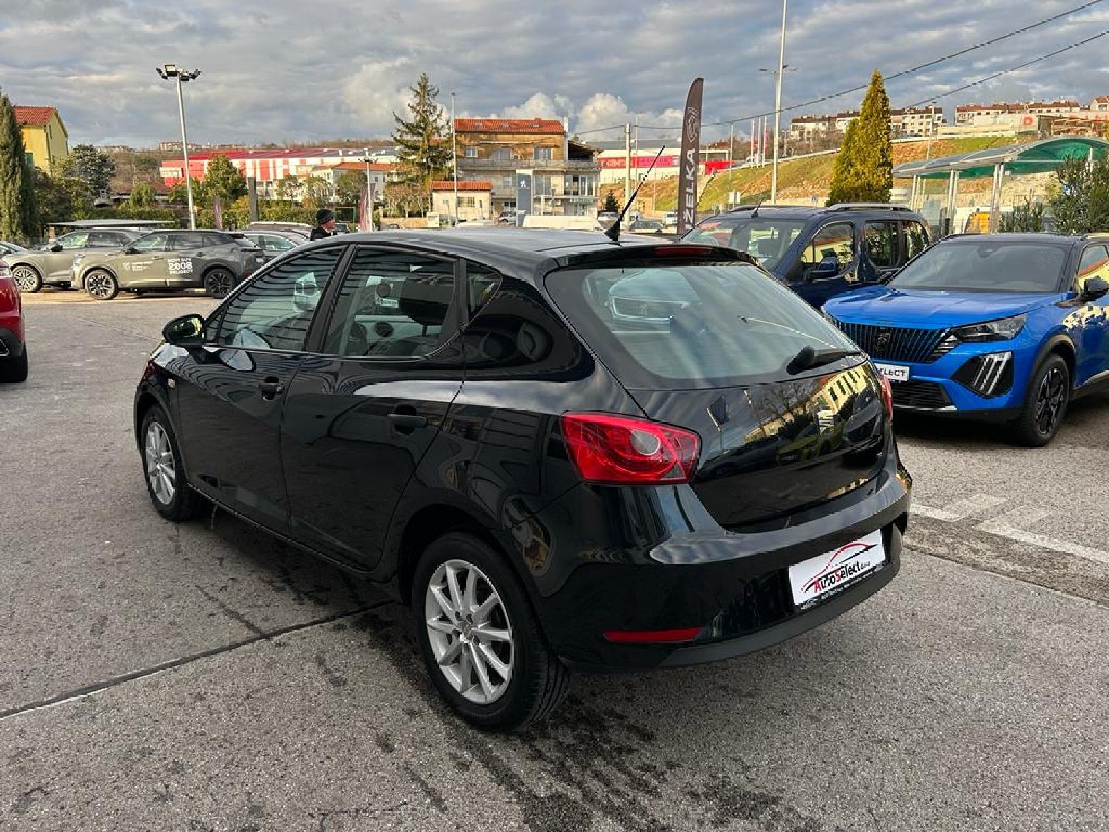 Seat Ibiza TDI - 2014 - 130000 KM - SERVISNA - GARANCIJA - REG 1 GOD!, fotografija 6