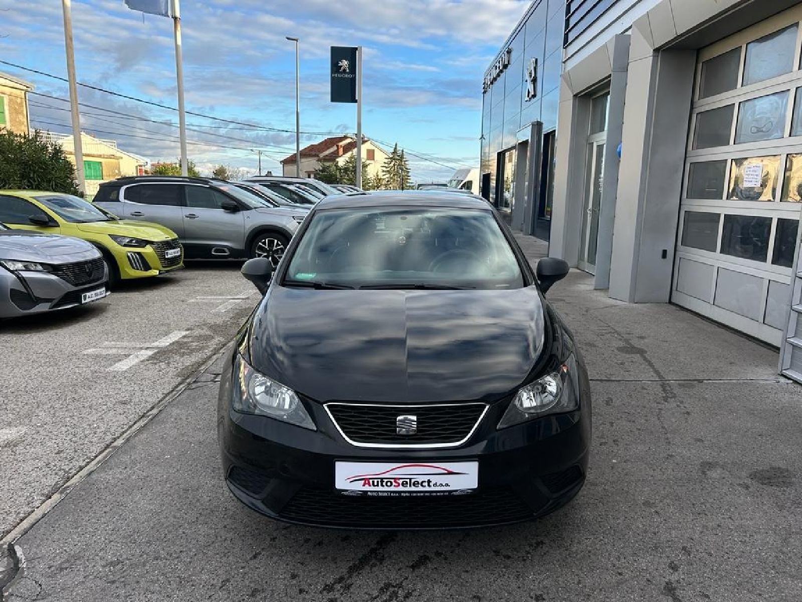 Seat Ibiza TDI - 2014 - 130000 KM - SERVISNA - GARANCIJA - REG 1 GOD!, fotografija 2