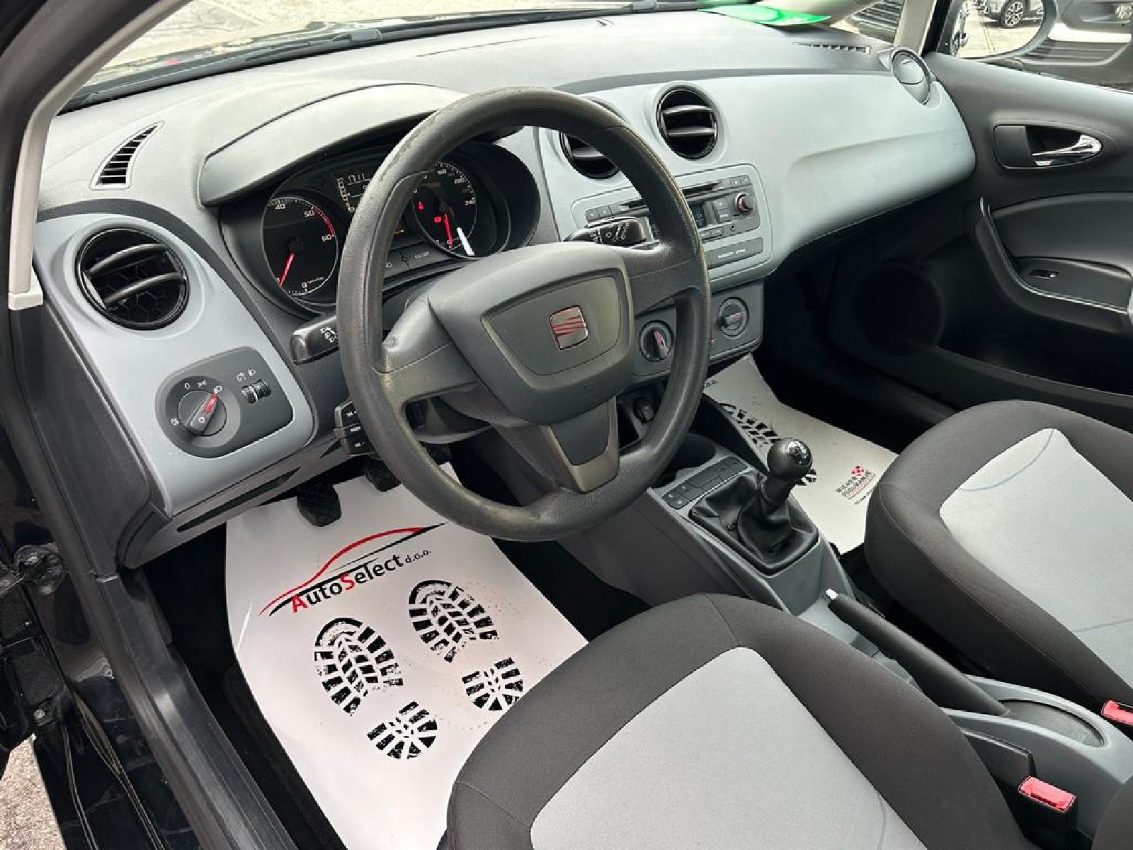 Seat Ibiza TDI - 2014 - 130000 KM - SERVISNA - GARANCIJA - REG 1 GOD!, fotografija 8