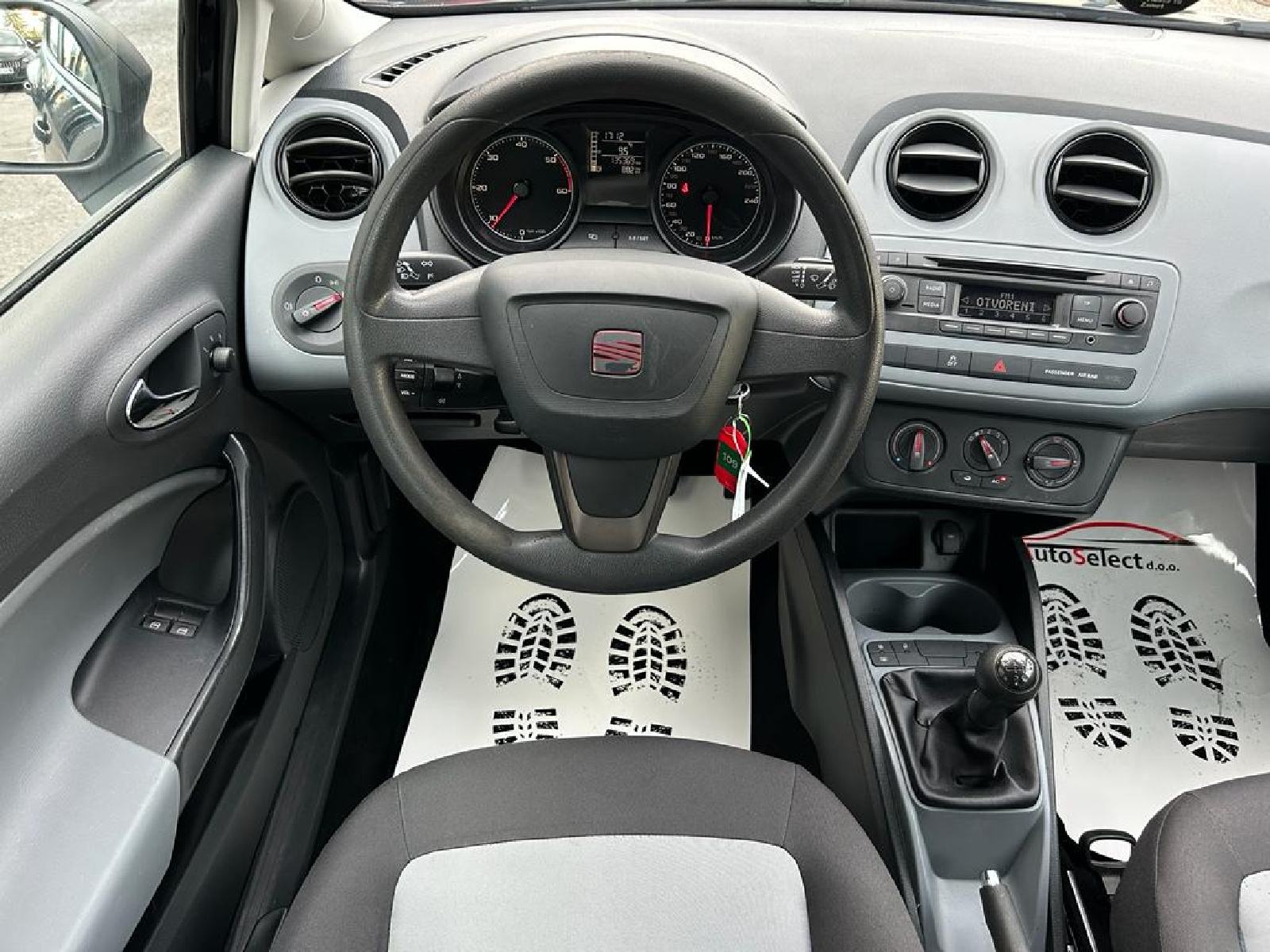Seat Ibiza TDI - 2014 - 130000 KM - SERVISNA - GARANCIJA - REG 1 GOD!, fotografija 12