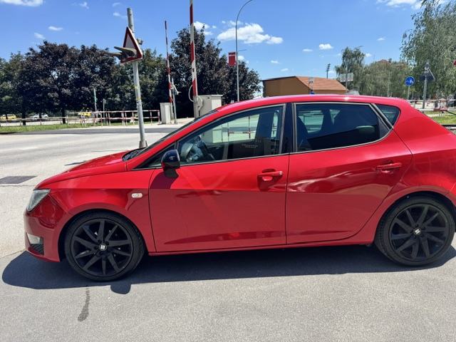 Seat Ibiza 1,2 TSI FR DANA 30.06.2026 CIJENA SMANJENA ZA 1000 EUR !!!!, fotografija 4