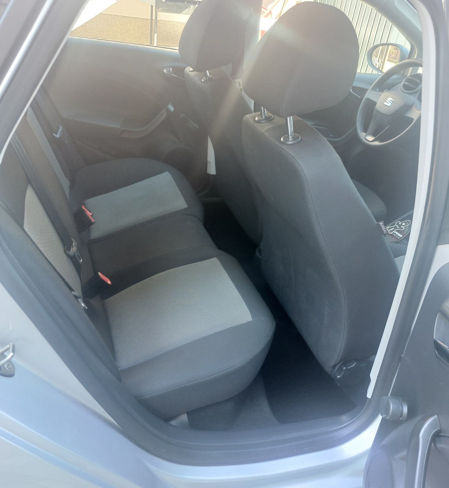 Seat Ibiza 1,2 TSI u odličnom stanju, fotografija 11