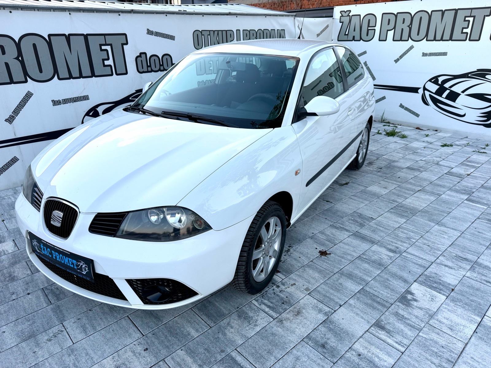 Seat Ibiza 1,4 16V = 198 TKM= KO NOV ** KRED- KART ** HR- AUTO, fotografija 3