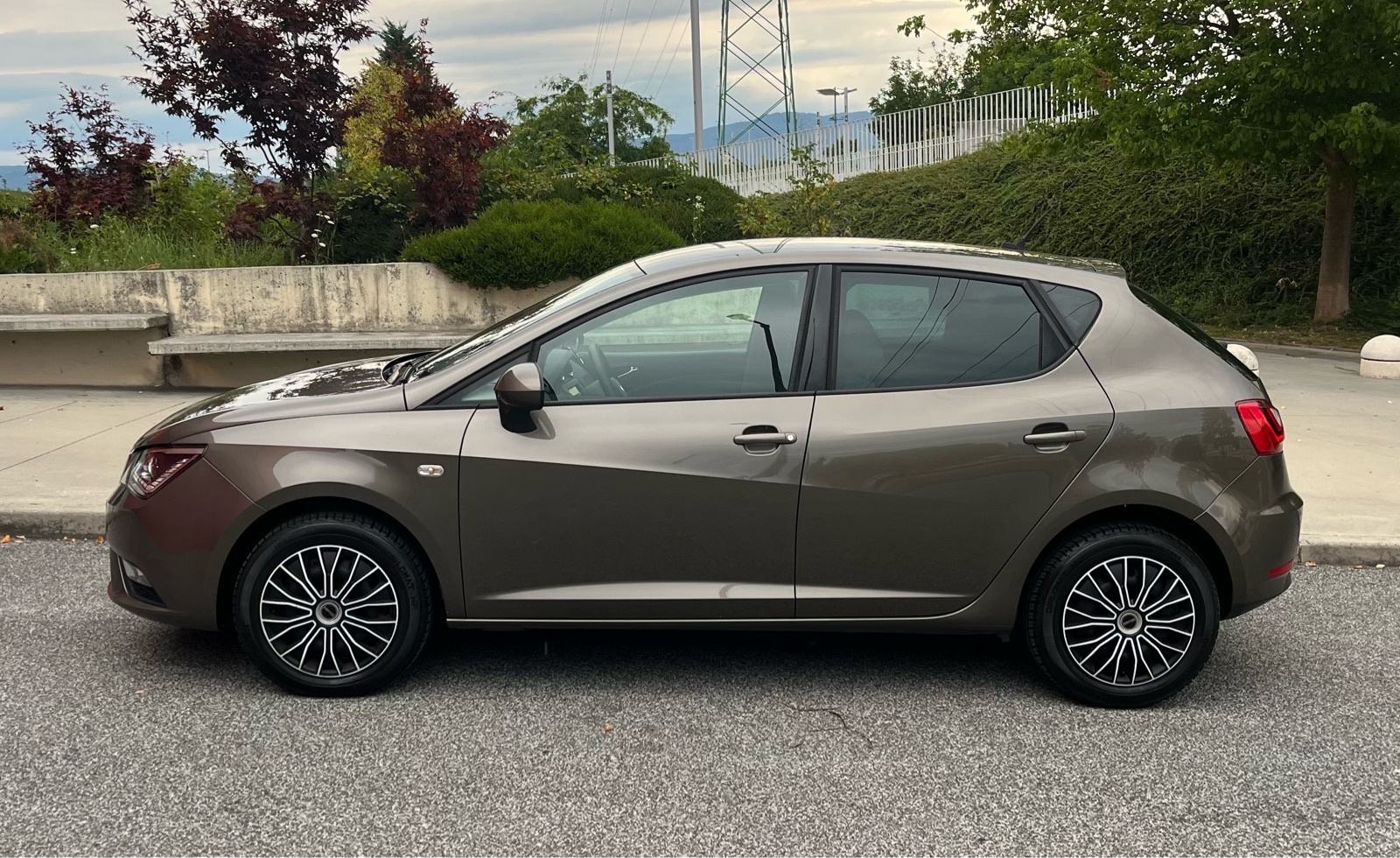 Seat Ibiza 1,4 TDI NAVI/PDC/CARPLAY/, fotografija 2