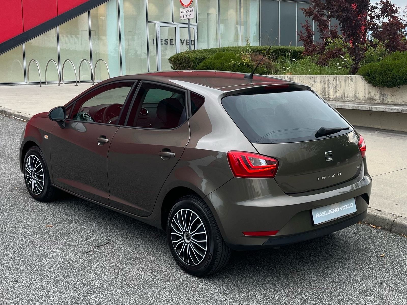 Seat Ibiza 1,4 TDI NAVI/PDC/CARPLAY/, fotografija 5