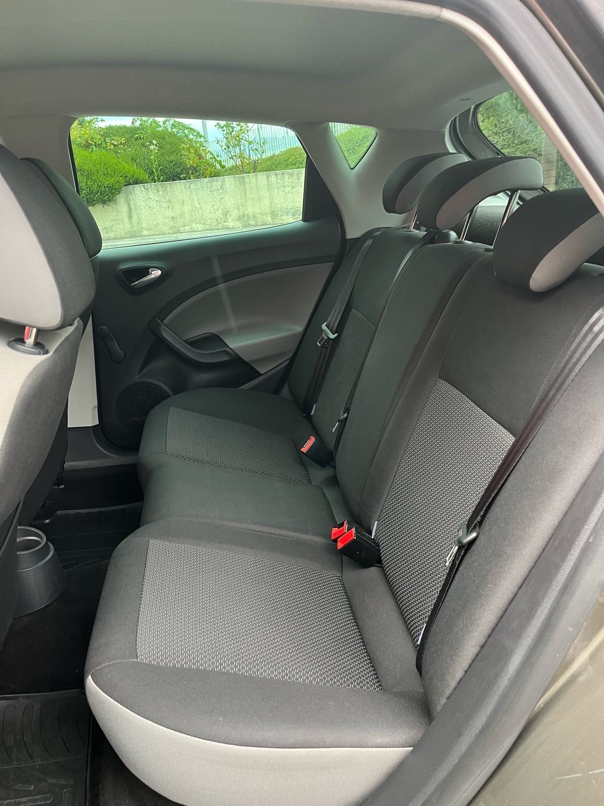 Seat Ibiza 1,4 TDI NAVI/PDC/CARPLAY/, fotografija 12