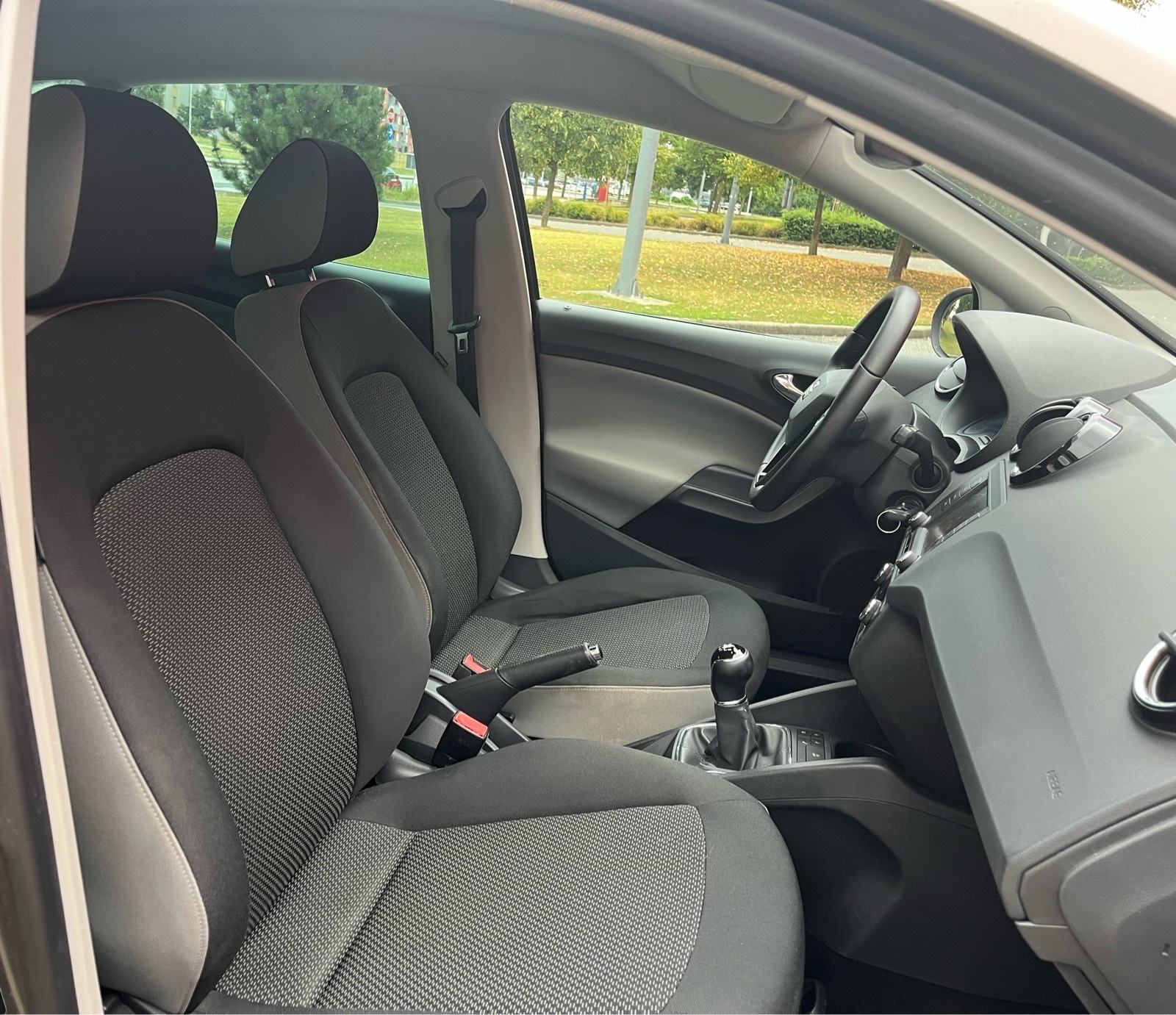 Seat Ibiza 1,4 TDI NAVI/PDC/CARPLAY/, fotografija 13
