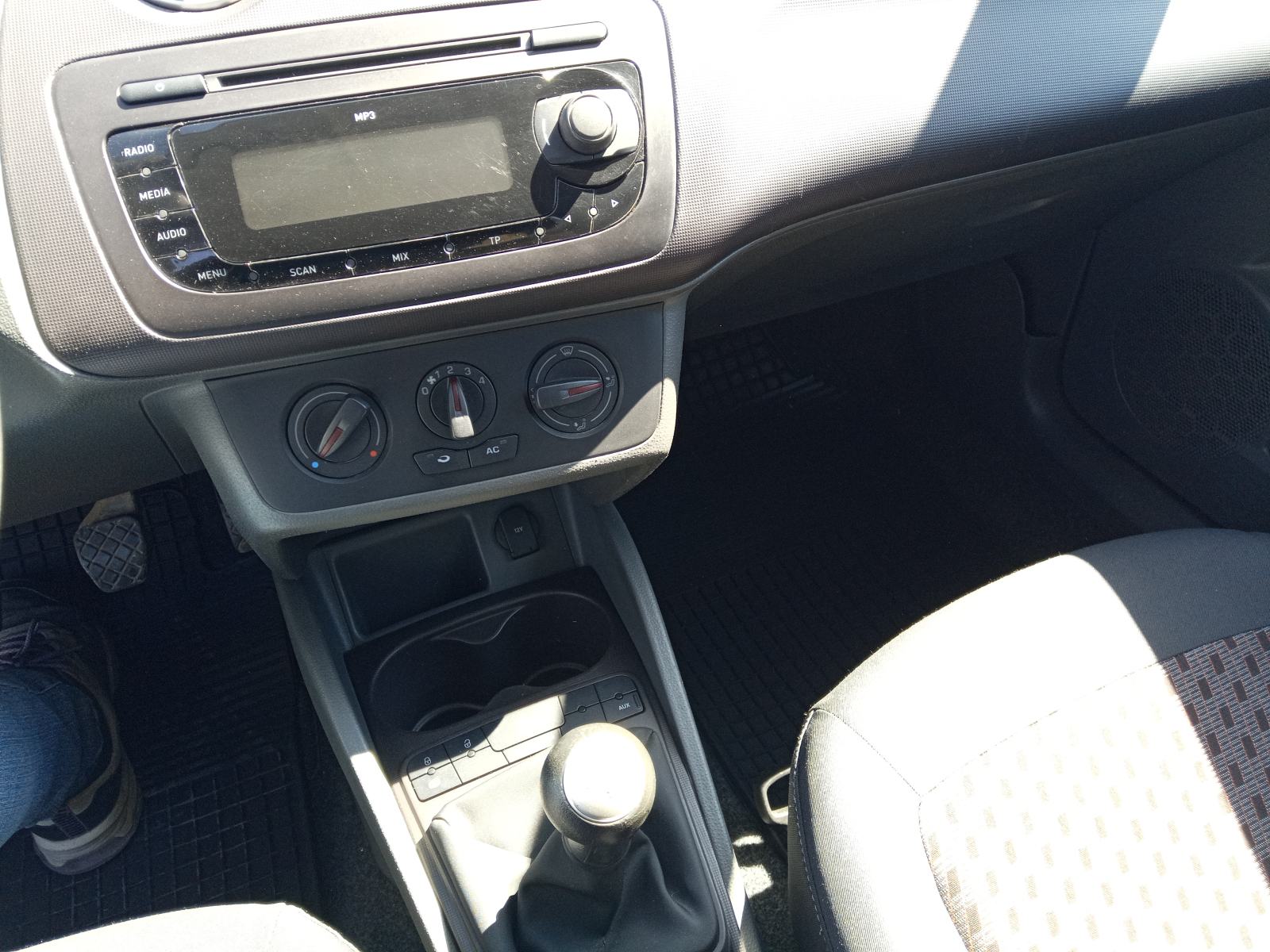 Seat Ibiza 1,4 TDI klima, 5 vrata, ALU, samo 96.000km. 59kw., fotografija 14