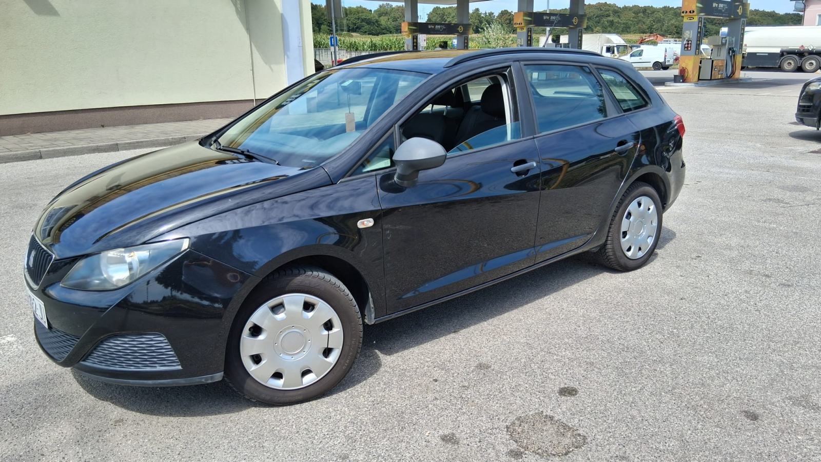 Seat Ibiza 1,6 TDI--reg 1god-org.km..servisna knjiga.hitno. 2650eur, fotografija 4