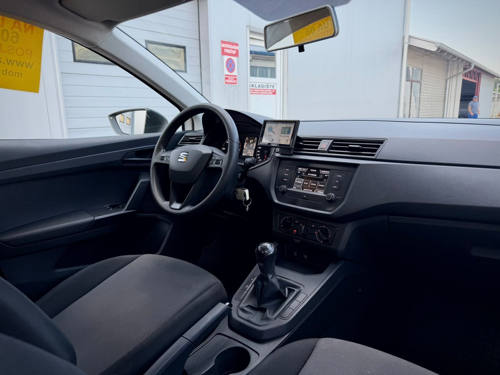 Seat Ibiza 1,6TDI 59kw 2018g KUPLJENA U RH, DODATNE 4 ZIMSKE GUME⭐⭐⭐⭐⭐, fotografija 13