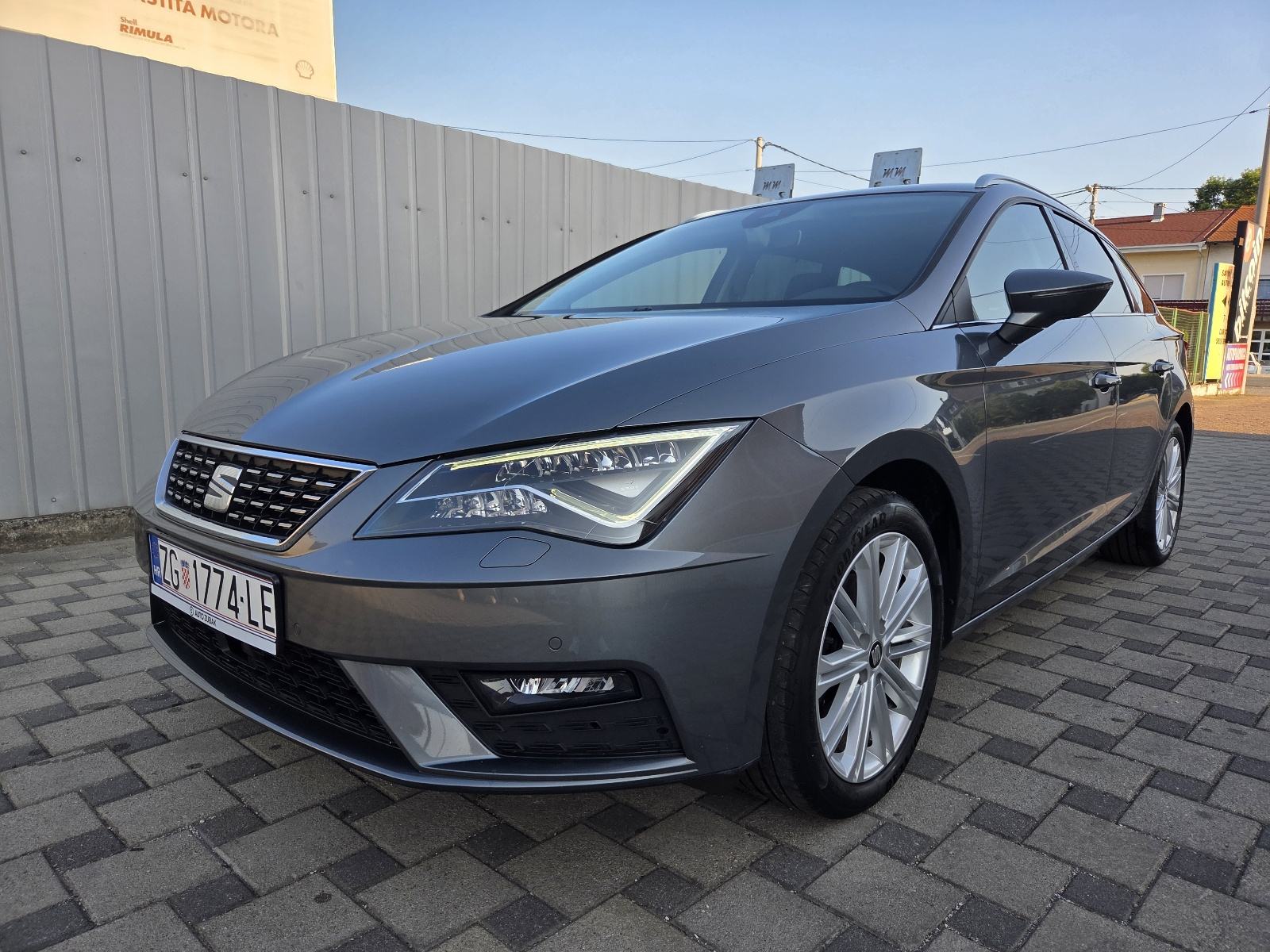 Seat Leon 1,4 TSI, SERVISNA, REG.07/27. EXCELENCE, ODLIČAN., fotografija 1