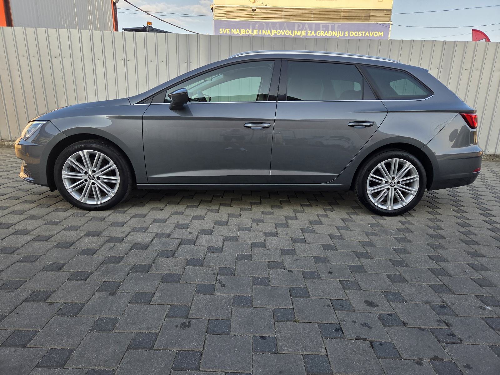Seat Leon 1,4 TSI, SERVISNA, REG.07/27. EXCELENCE, ODLIČAN., fotografija 2