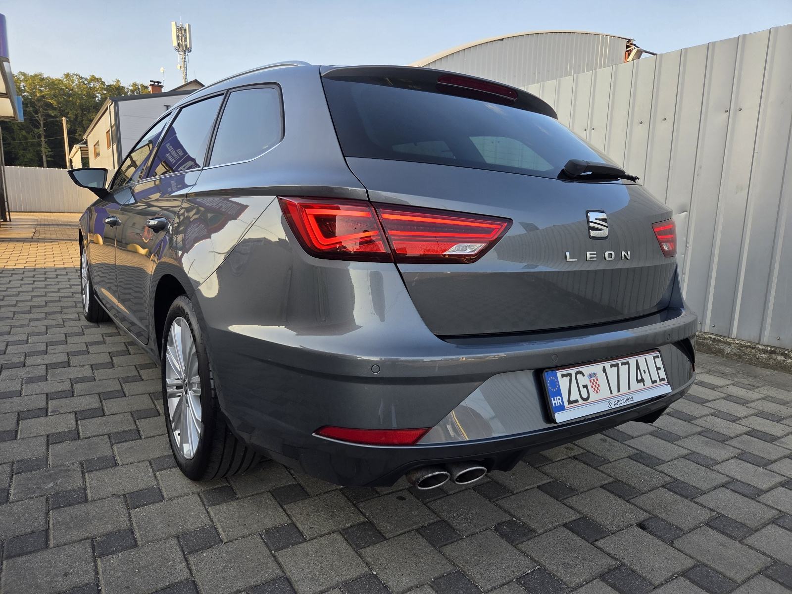 Seat Leon 1,4 TSI, SERVISNA, REG.07/27. EXCELENCE, ODLIČAN., fotografija 3