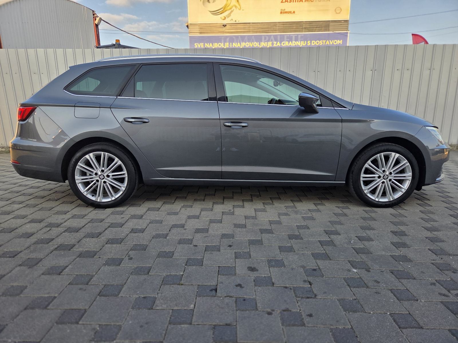 Seat Leon 1,4 TSI, SERVISNA, REG.07/27. EXCELENCE, ODLIČAN., fotografija 5