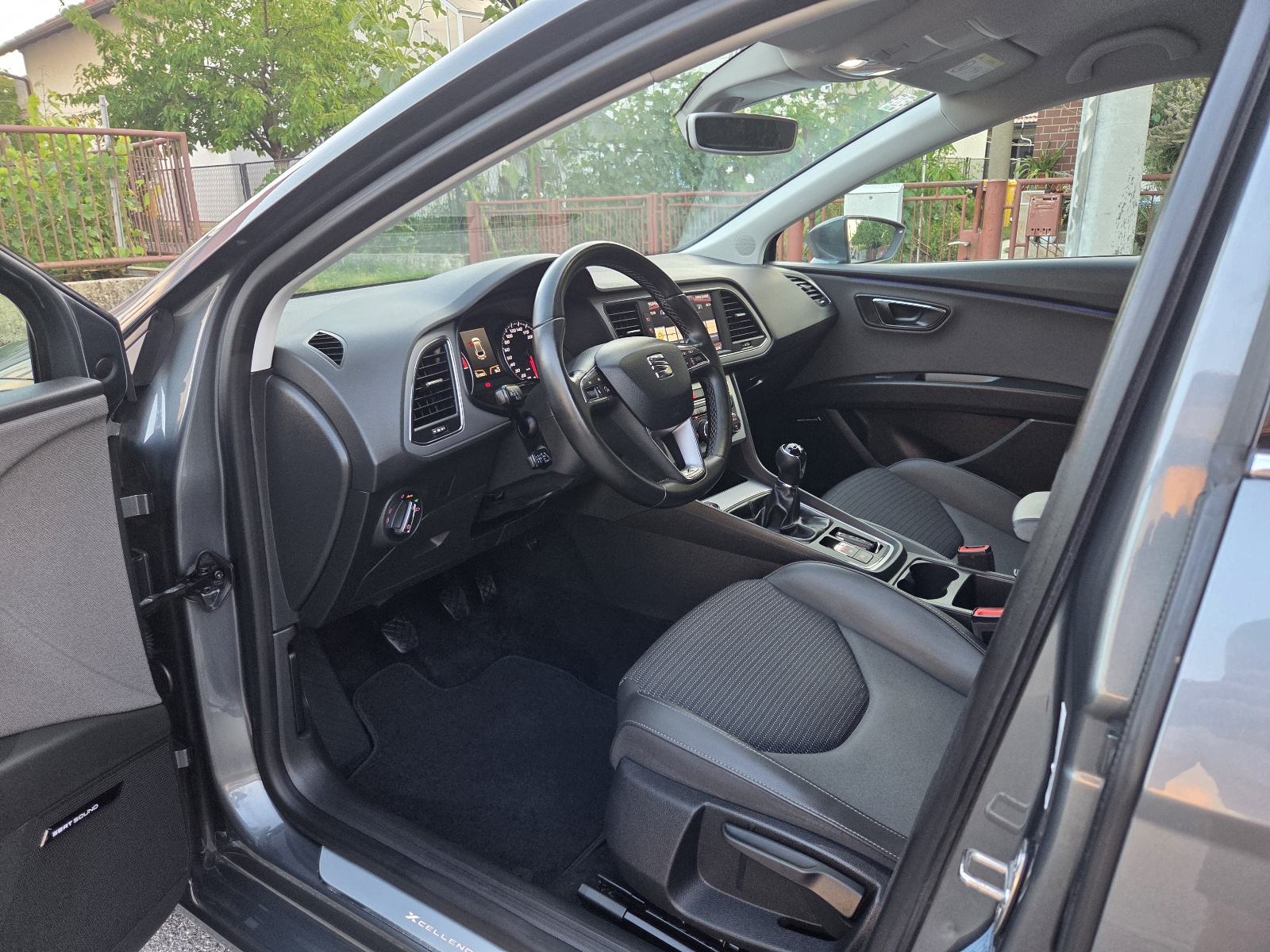 Seat Leon 1,4 TSI, SERVISNA, REG.07/27. EXCELENCE, ODLIČAN., fotografija 9