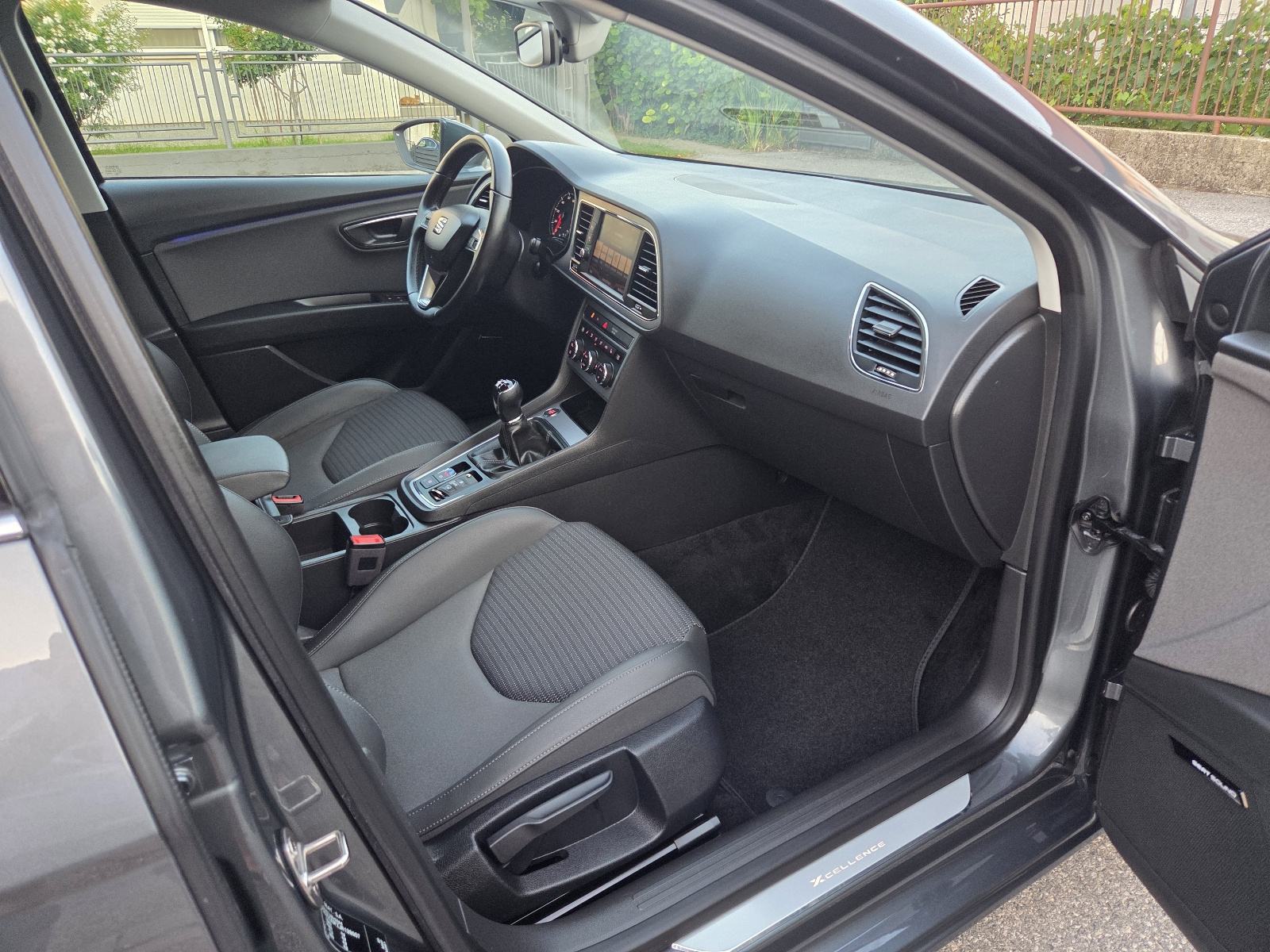 Seat Leon 1,4 TSI, SERVISNA, REG.07/27. EXCELENCE, ODLIČAN., fotografija 11