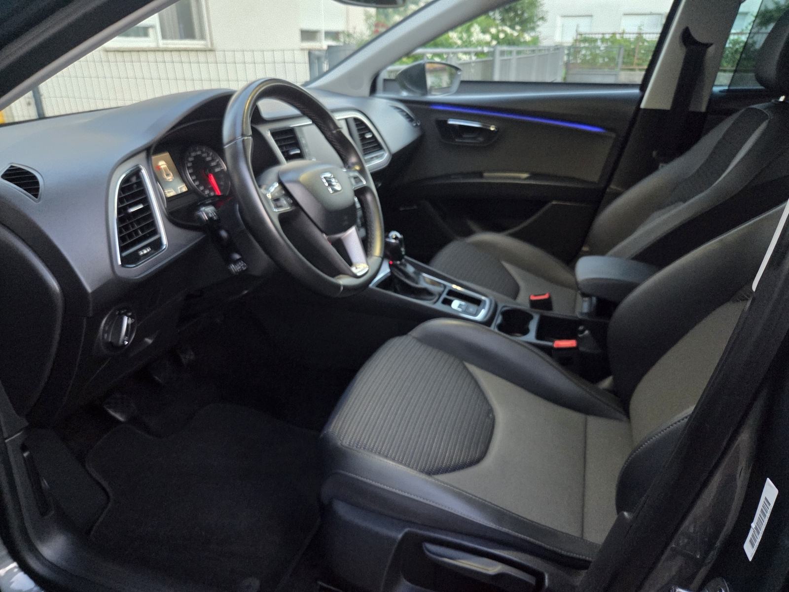 Seat Leon 1,4 TSI, SERVISNA, REG.07/27. EXCELENCE, ODLIČAN., fotografija 19