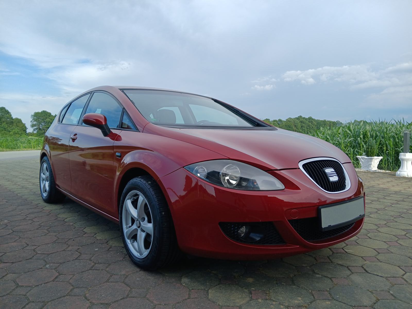 Seat Leon 1,6 BENZIN+PLIN-IZVRSNO STANJE-KUKA-NIJE UVOZ-reg 08/2027, fotografija 2
