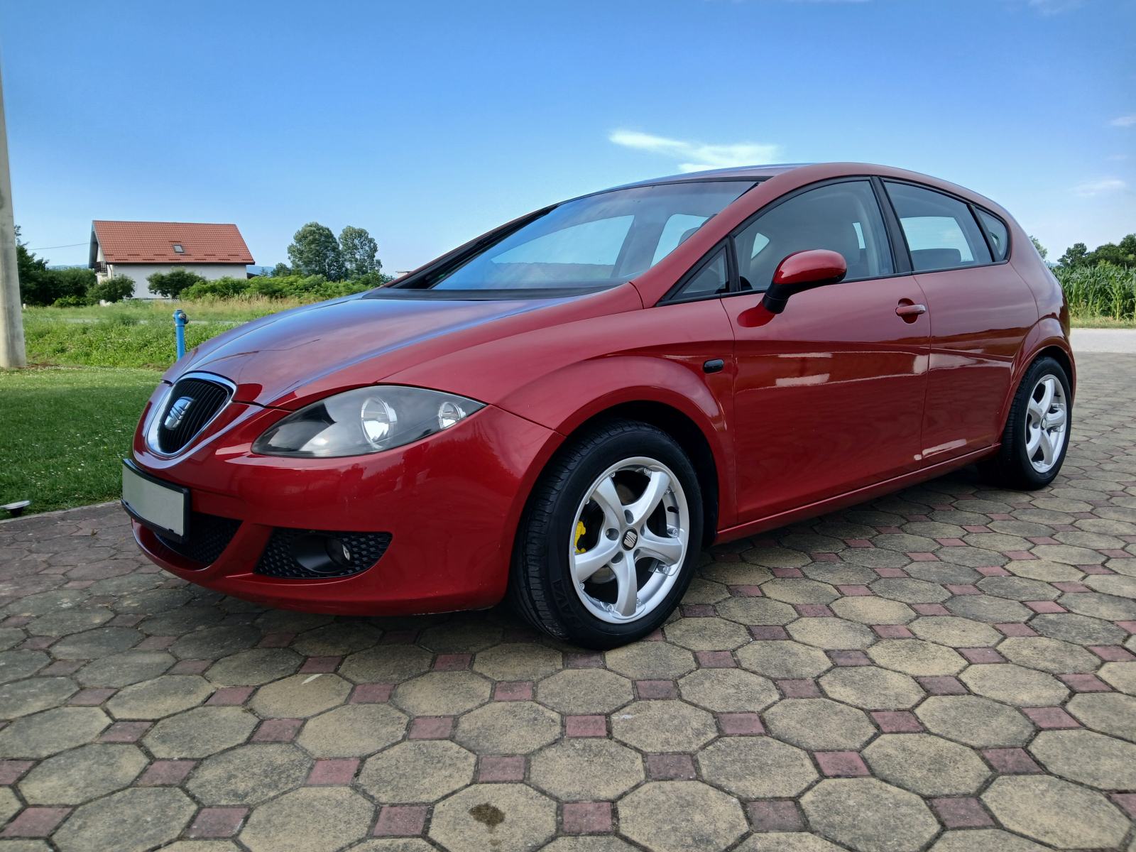 Seat Leon 1,6 BENZIN+PLIN-IZVRSNO STANJE-KUKA-NIJE UVOZ-reg 08/2027, fotografija 3