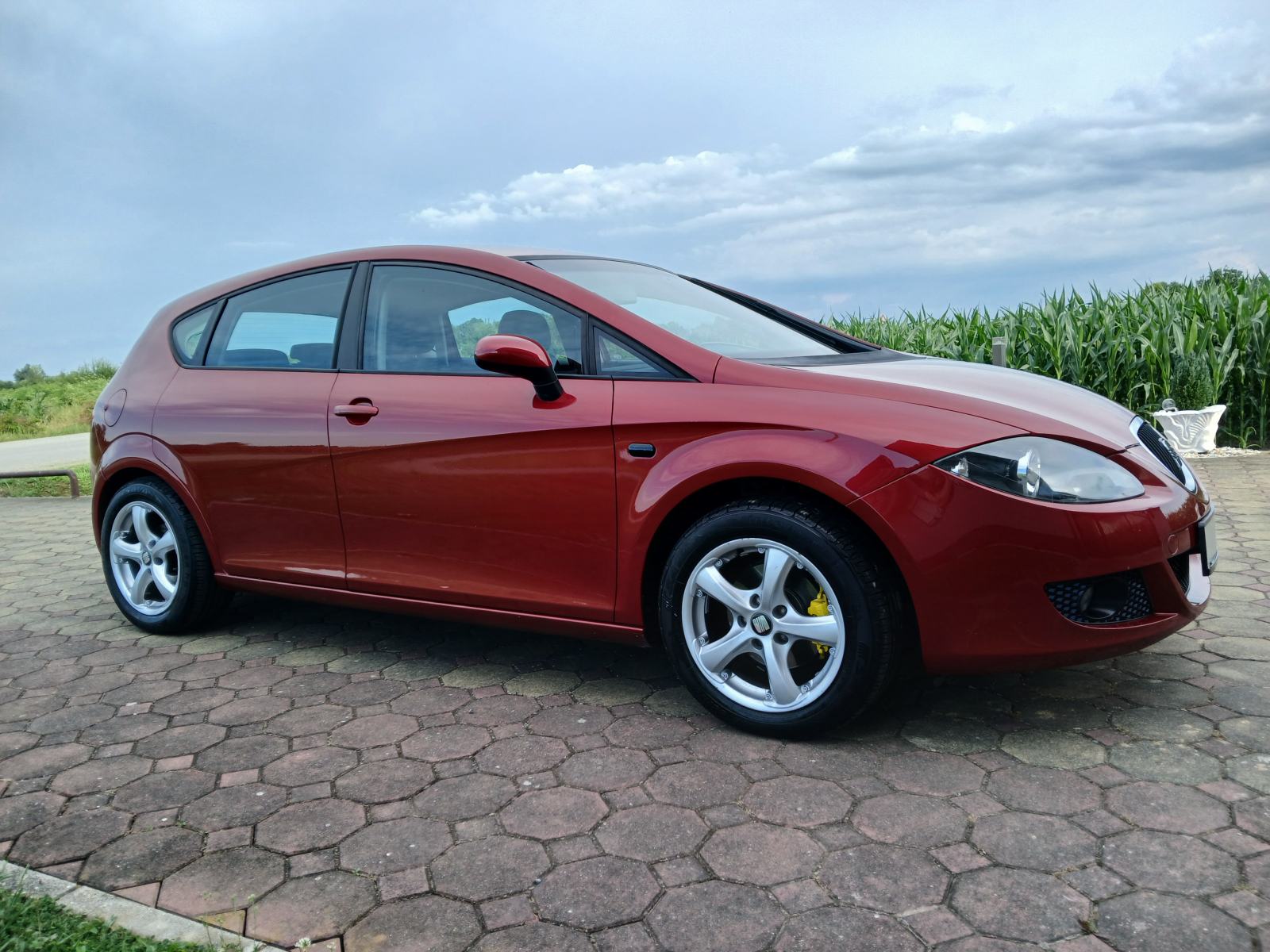 Seat Leon 1,6 BENZIN+PLIN-IZVRSNO STANJE-KUKA-NIJE UVOZ-reg 08/2027, fotografija 4