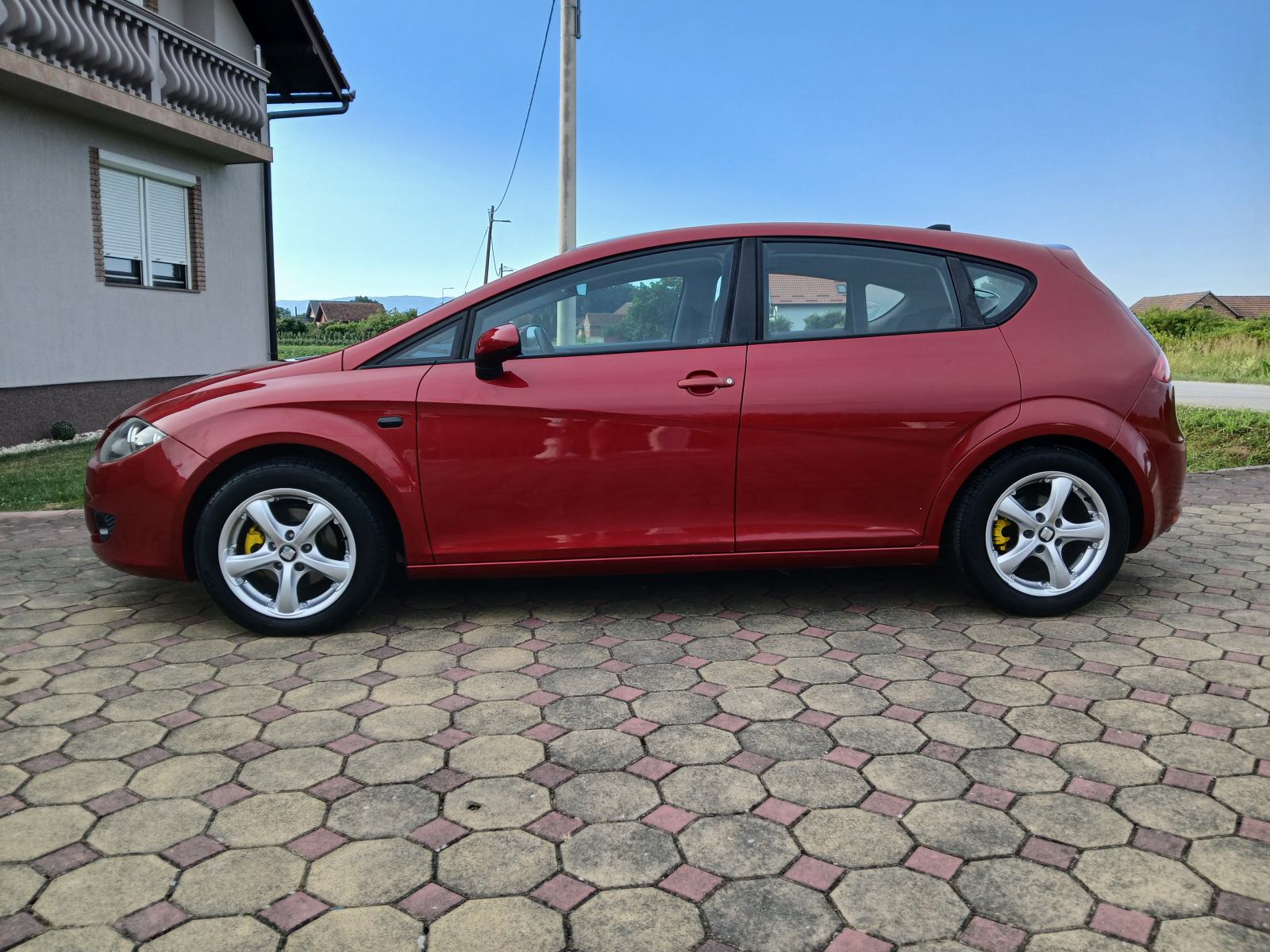 Seat Leon 1,6 BENZIN+PLIN-IZVRSNO STANJE-KUKA-NIJE UVOZ-reg 08/2027, fotografija 5
