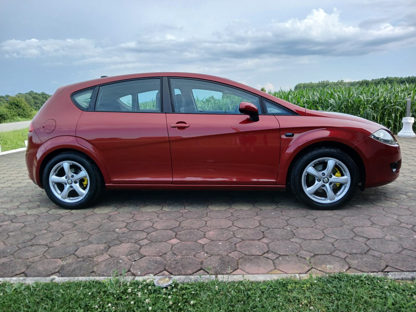 Seat Leon 1,6 BENZIN+PLIN-IZVRSNO STANJE-KUKA-NIJE UVOZ-reg 08/2027, fotografija 6