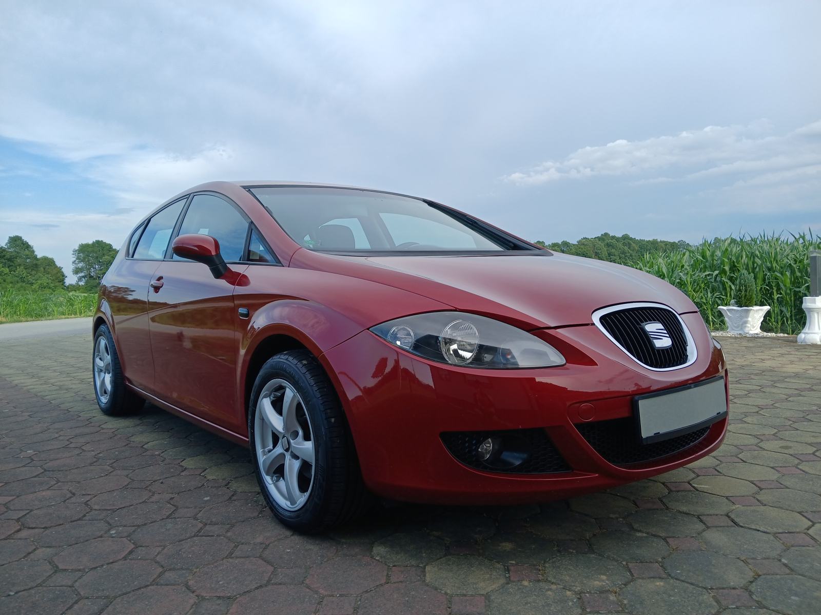 Seat Leon 1,6 BENZIN+PLIN-IZVRSNO STANJE-KUKA-NIJE UVOZ-reg 08/2027, fotografija 8