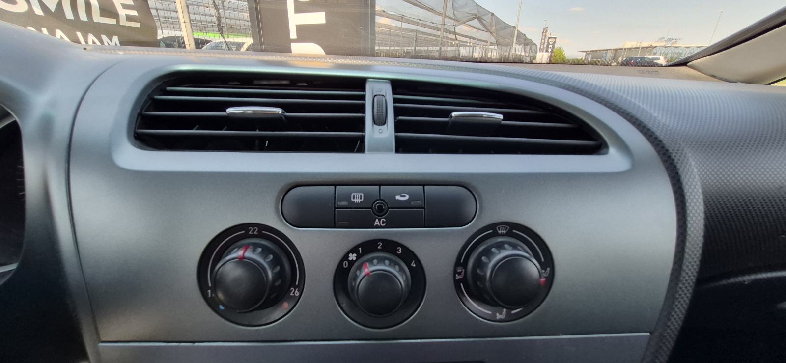 Seat Leon 1,6B, HR AUTO, CENTRALNO, MAGLENKE, ALU FELGE, REG.08/26..., fotografija 15