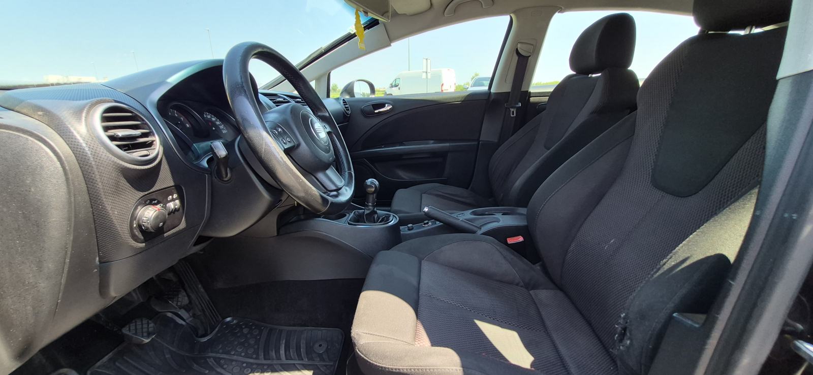 Seat Leon 1,6B, HR AUTO, CENTRALNO, MAGLENKE, ALU FELGE, REG.08/26..., fotografija 12