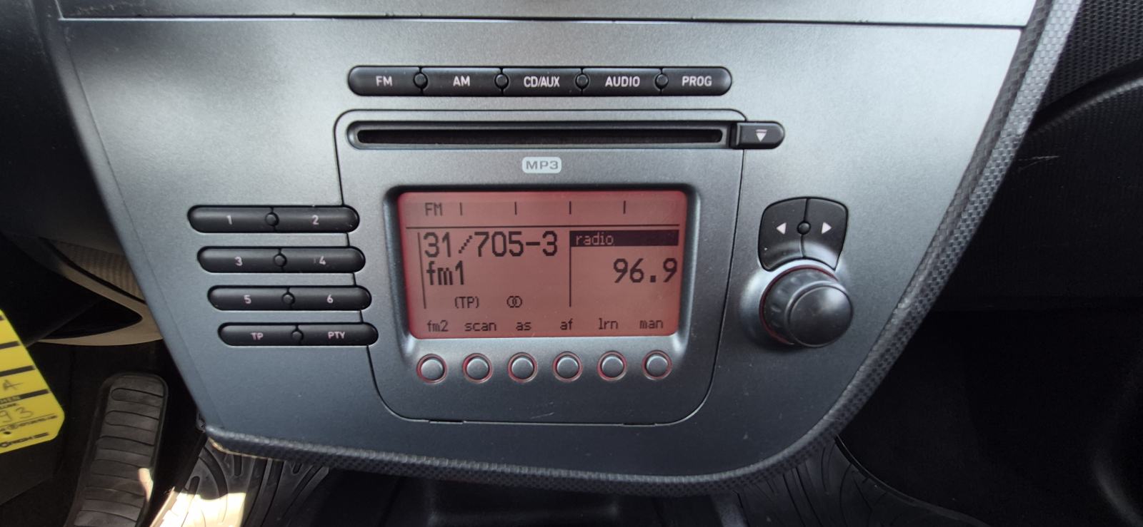 Seat Leon 1,6B, HR AUTO, CENTRALNO, MAGLENKE, ALU FELGE, REG.08/26..., fotografija 16