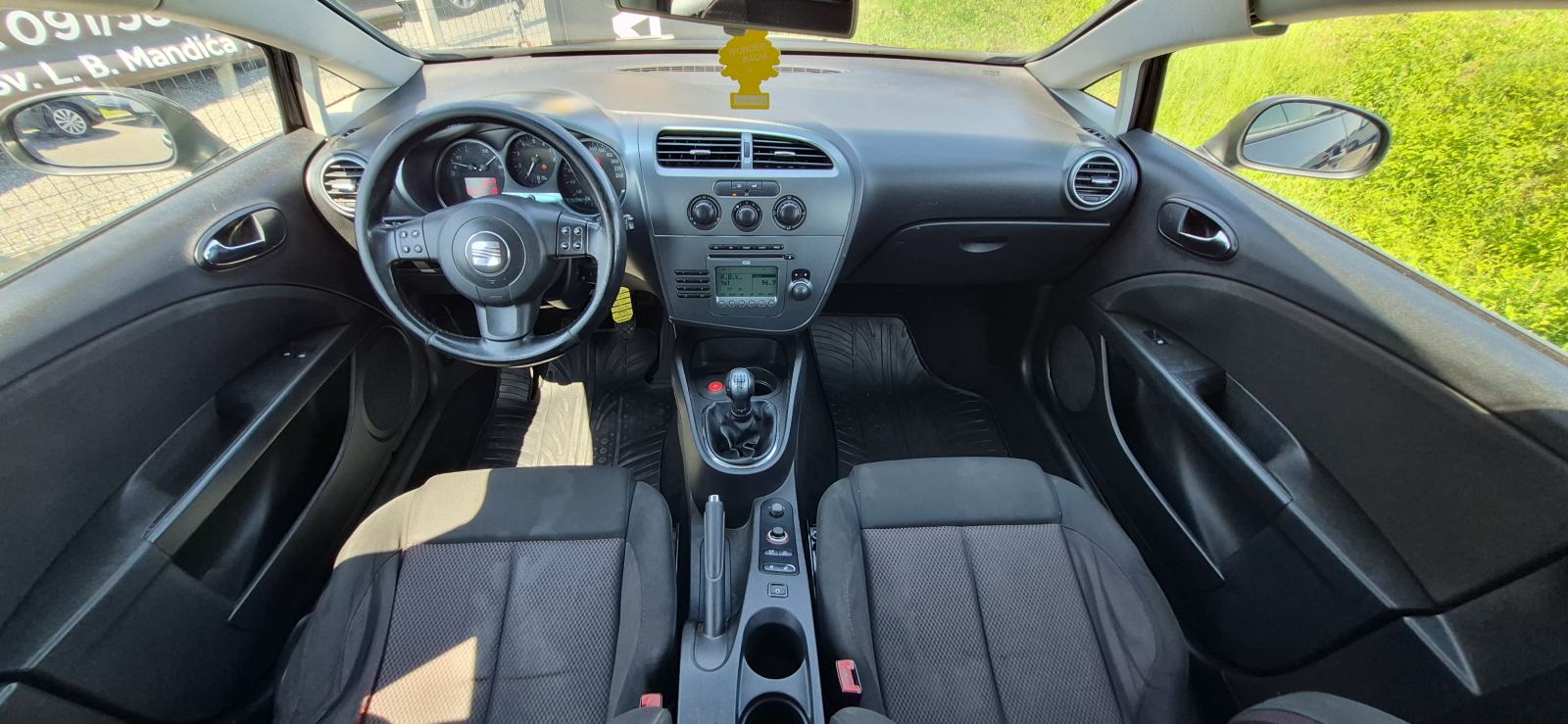 Seat Leon 1,6B, HR AUTO, CENTRALNO, MAGLENKE, ALU FELGE, REG.08/26..., fotografija 18